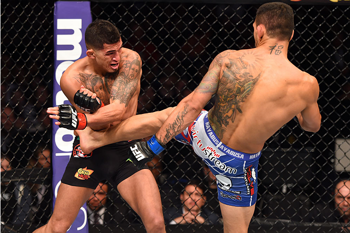 Rafael dos Anjos đáp lại lời thách đấu từ Anthony Pettis Rafael dos Anjos đáp lại lời thách đấu từ Anthony Pettis
